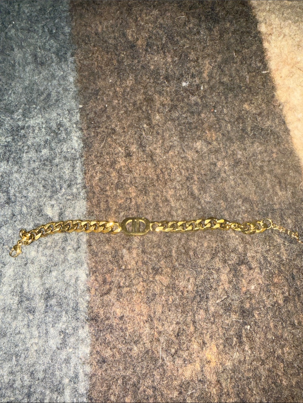 Gold Chain Link Bracelet with Signature Oval Accent